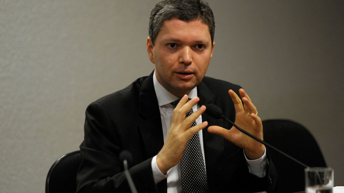 Dimite el ministro anticorrupción de Brasil por el escándalo Petrobras
