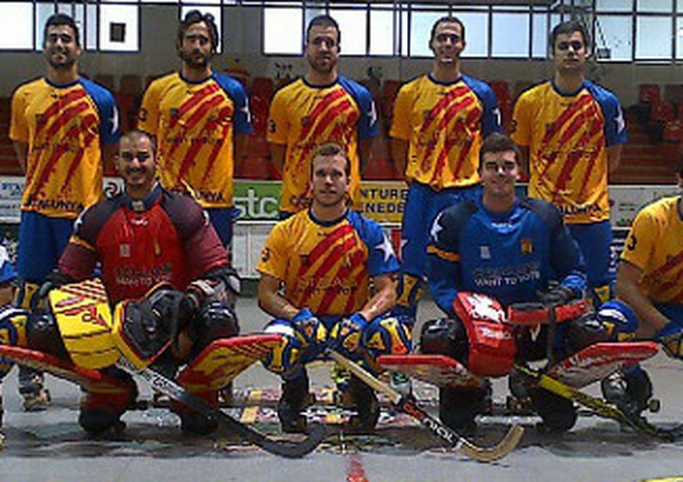 Foto: Imagen de la selección catalana de hockey patines (FOTO: http://fecapa.cat/portals/copatricentenari)