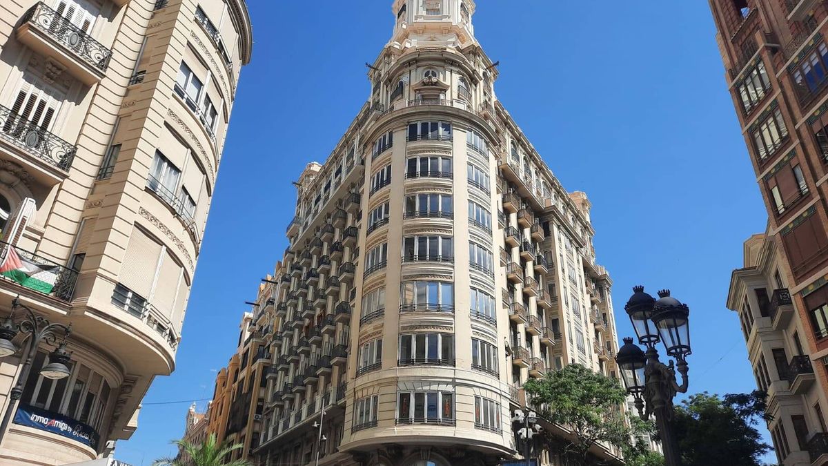 Los Santos se estrellan con su nuevo hotel en Valencia: denuncia por acoso y obras ilegales