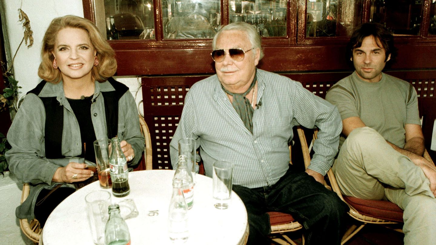 Ira de Fürstenberg junto a Alfonso de Hohenlohe en 2002. (Gtres)