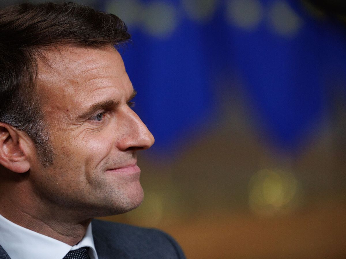 Foto: A qué se dedicaba Emmanuel Macron antes de ser político (EFE/EPA/OLIVIER MATTHYS)