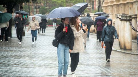 La Aemet avisa de una borrasca más profunda que aguará el fin de semana en España: las zonas donde lloverá más