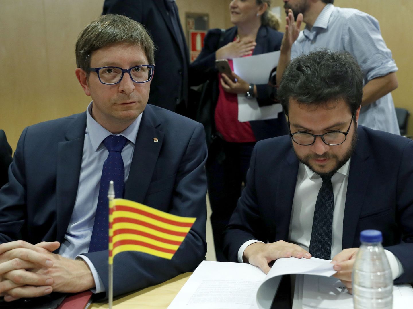 El 'conseller' de Justicia de la Generalitat, Carles Mundó (i). (EFE)