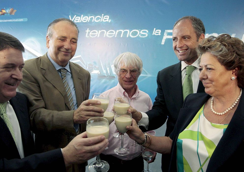 Foto: Bernie Ecclestone, Francisco Camps, Rita Barberá, Fernando Roig y José Luis Olivas en 2008.