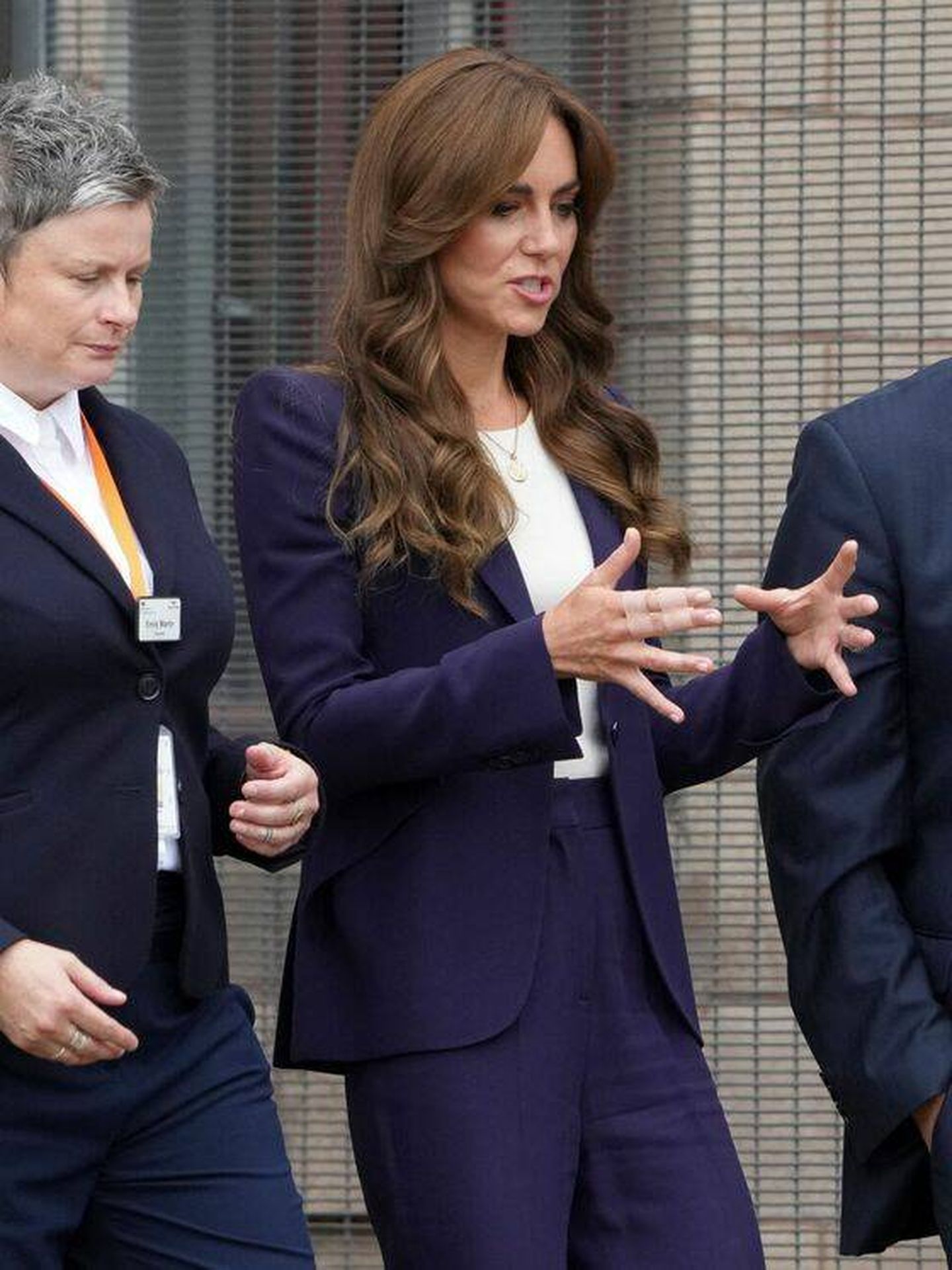 La princesa de Gales con la mano derecha herida. (Reuters)