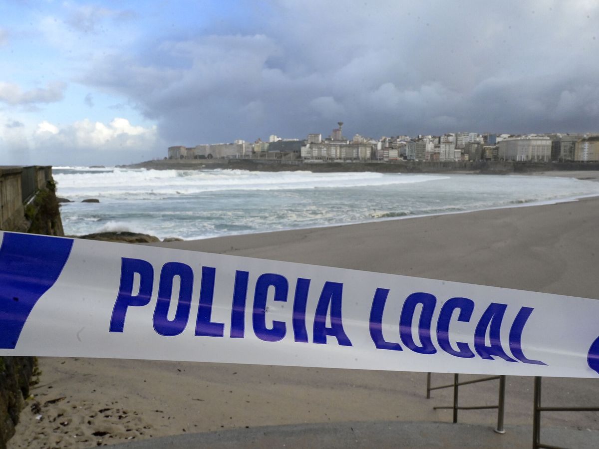 Foto: ¿Cuánto dinero cobra un Policía local en Galicia? Lo que se gana al mes por salario base y por complementos (Dylan/Europa Press)