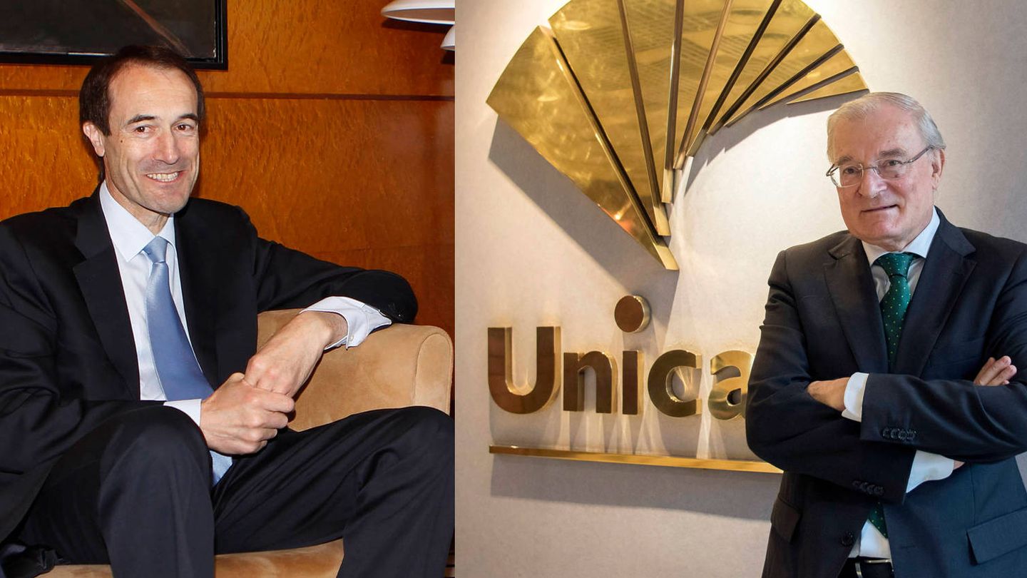 Manuel Menéndez (i), consejero delegado de Liberbank, y Manuel Azuaga, presidente de Unicaja Banco.