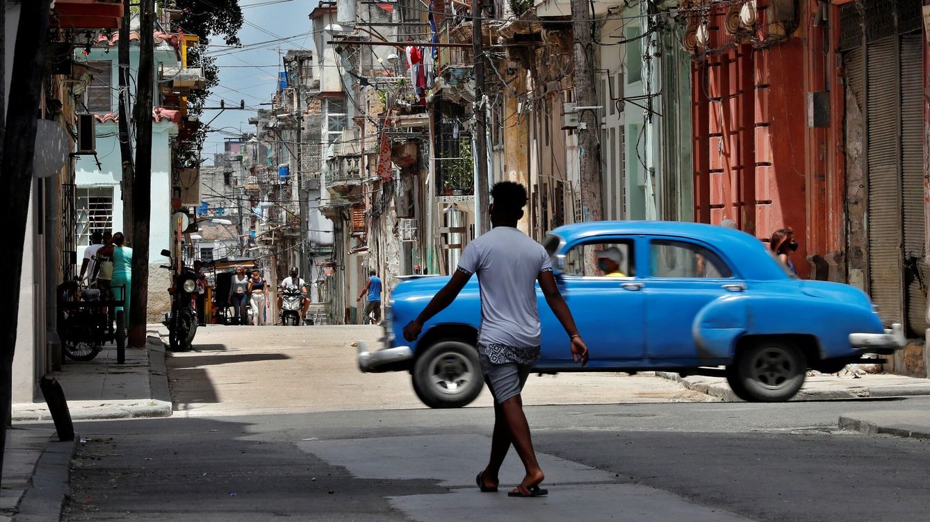 Foto: Vista general de una tradicional calle en La Habana Vieja. (EFE)