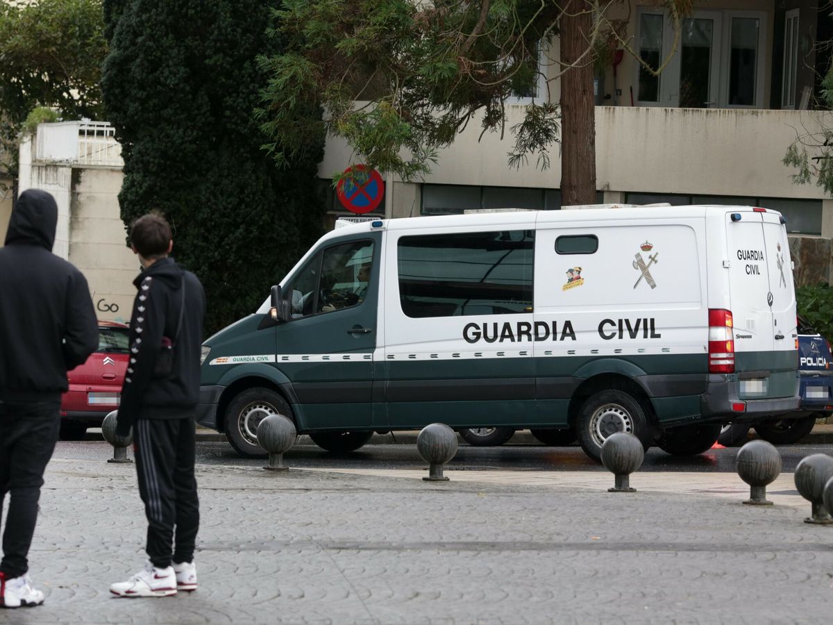 Foto: Un furgón de la Guardia Civil. (Europa Press/Archivo/Carlos Castro)
