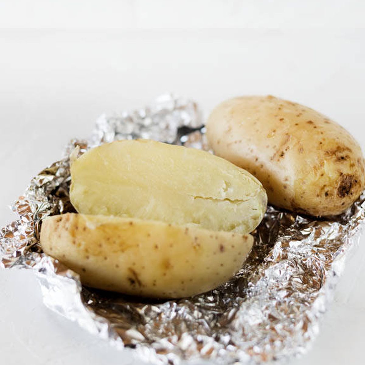 Truco: cómo asar patatas rápidamente en el microondas