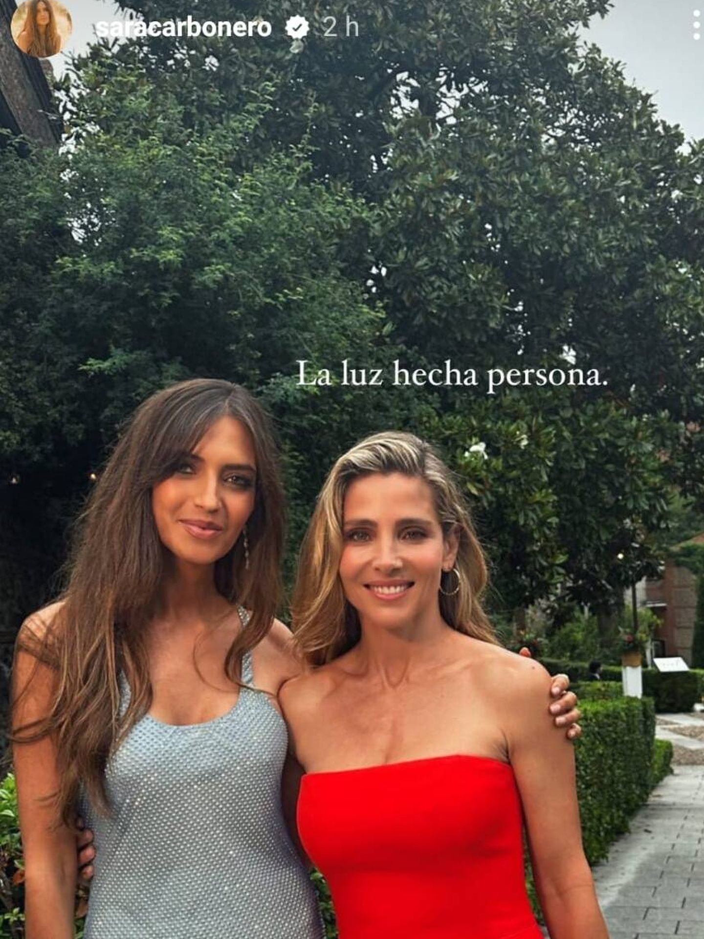 Sara Carbonero, con un look de Stella McCartney, le dedica unas bonitas palabras a Elsa Pataky.(Instagram/@saracarbonero)