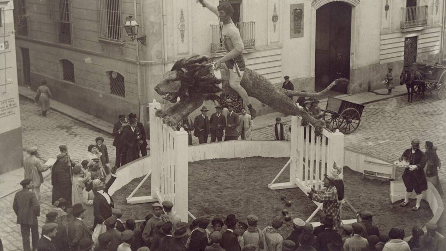 Falla en Valencia de principios del XX. (Biblioteca Valenciana)