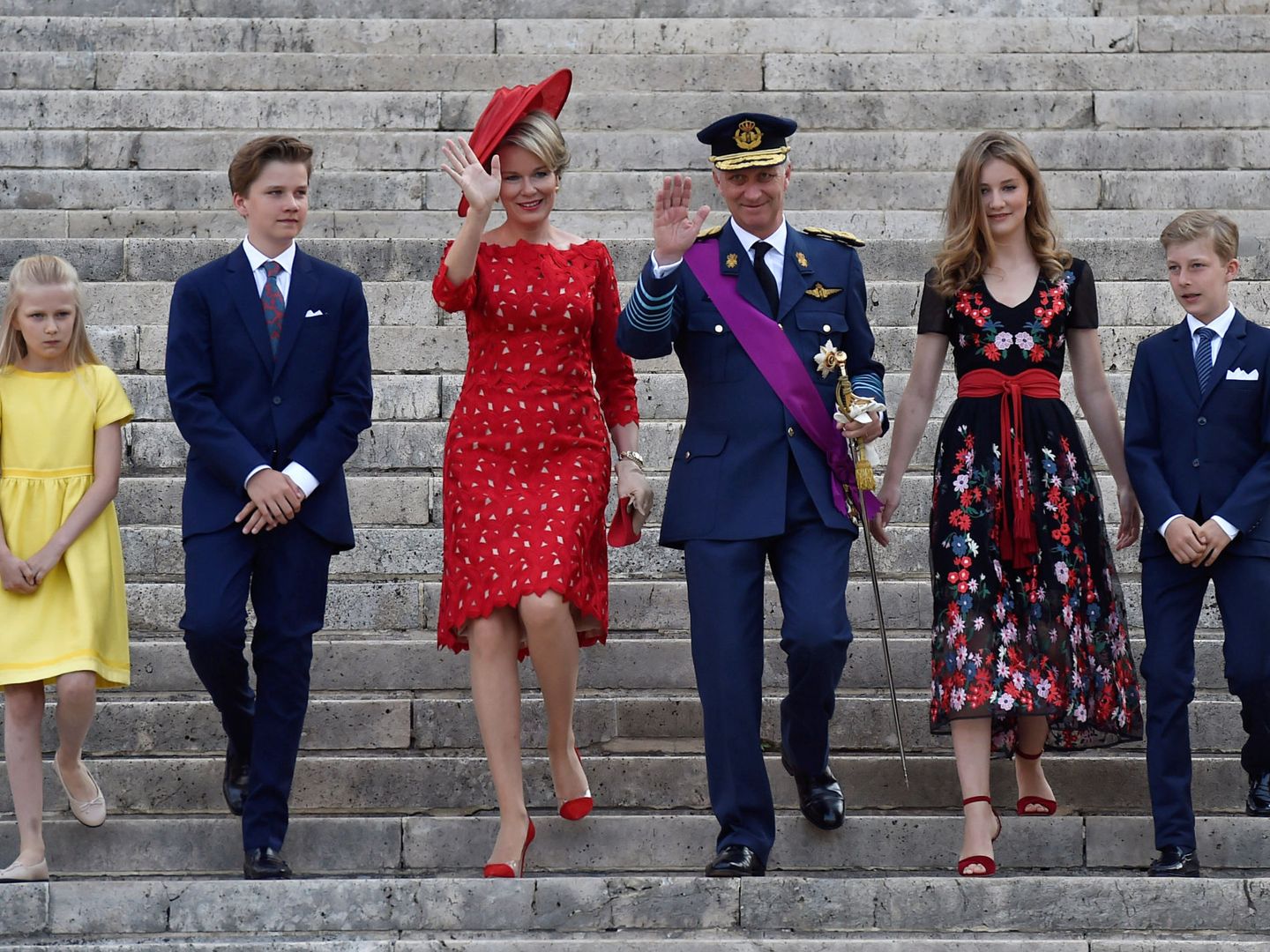 Los reyes belgas y sus cuatro hijos. (Reuters)