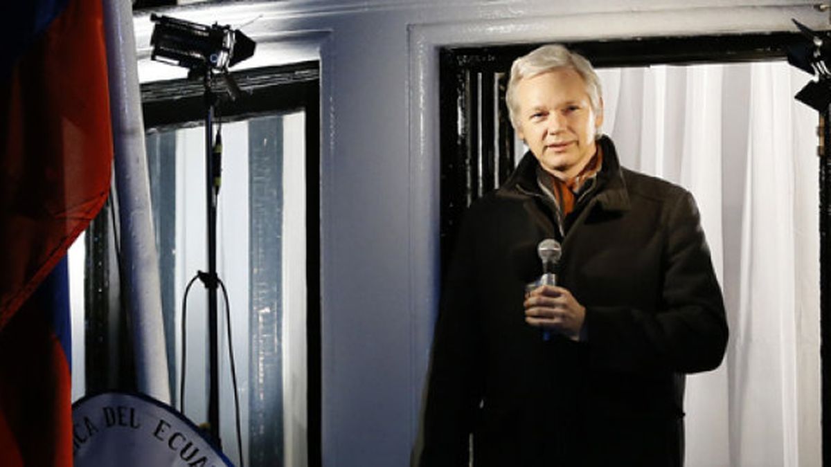 Julian Assange, fundador de Wikileaks, aterriza en laSexta