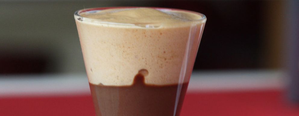 Foto: Inolvidable: copa de chocolate con espuma de caramelo y tejas