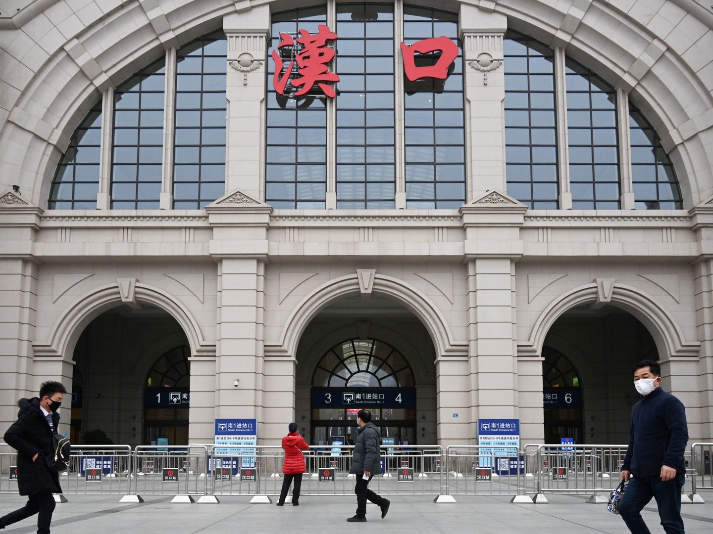 La estación de tren de Wuhan, cerrada a cal y canto. (Reuters)