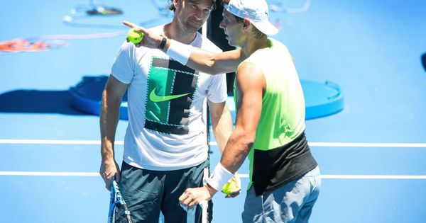Foto: Carlos Moyà y Rafa Nadal en el Open de Australia de este año. (EFE)