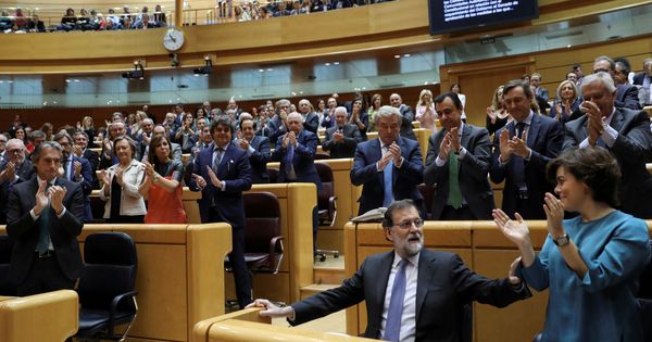 Foto: Ovación a Rajoy en el Senado (REUTERS)