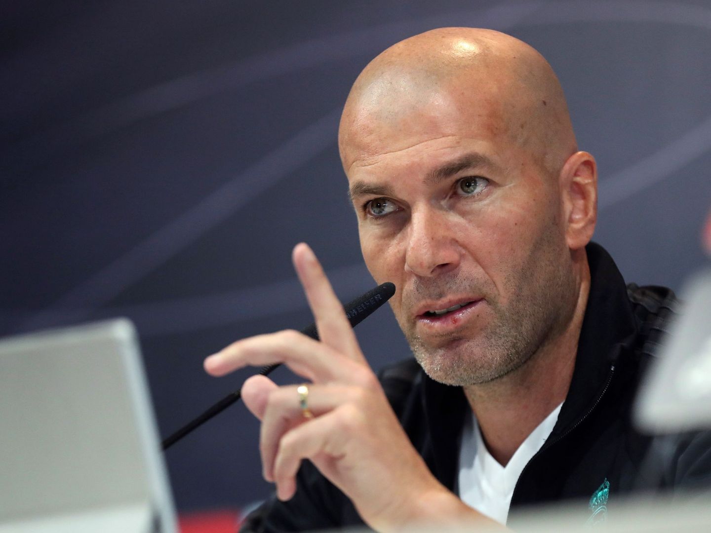 Zidane, durante una rueda de prensa. (EFE)