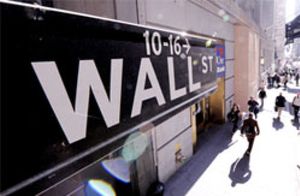 Wall Street recupera terreno a última hora y el Dow Jones asalta los 15.000 puntos