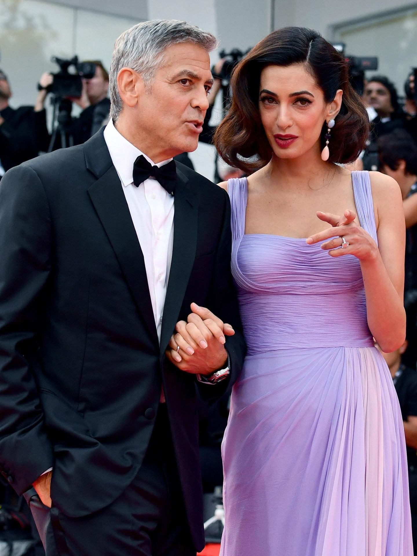 George Clooney, junto a su mujer, Amal Alamuddin, en Venecia. (EFE/Ettore Ferrari)