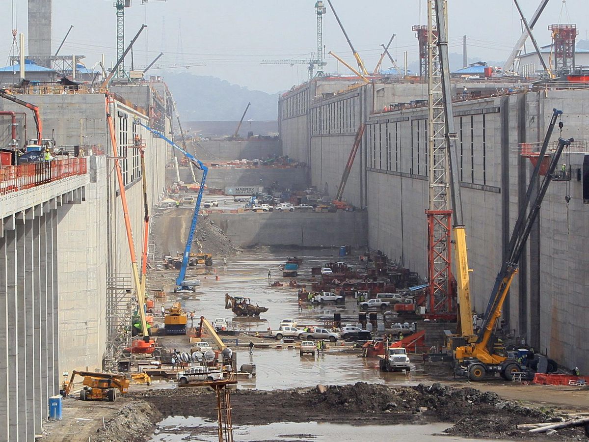 Foto:  Vista general de las obras de ampliación del canal de Panamá en 2015. (EFE)