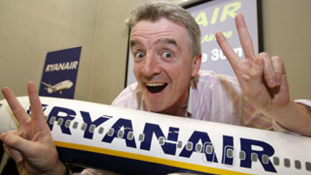 Ryanair continúa en internet su guerra en favor de los asientos verticales