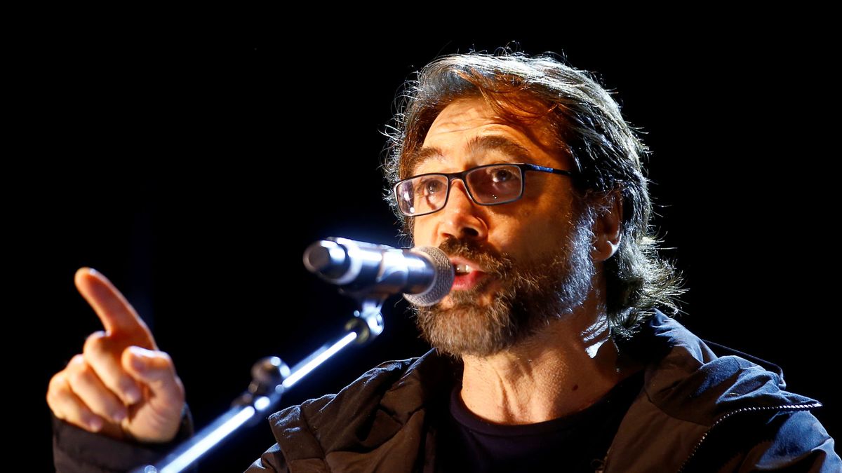El director de Telemadrid retrata a Javier Bardem tras llamar "estúpido" a Almeida