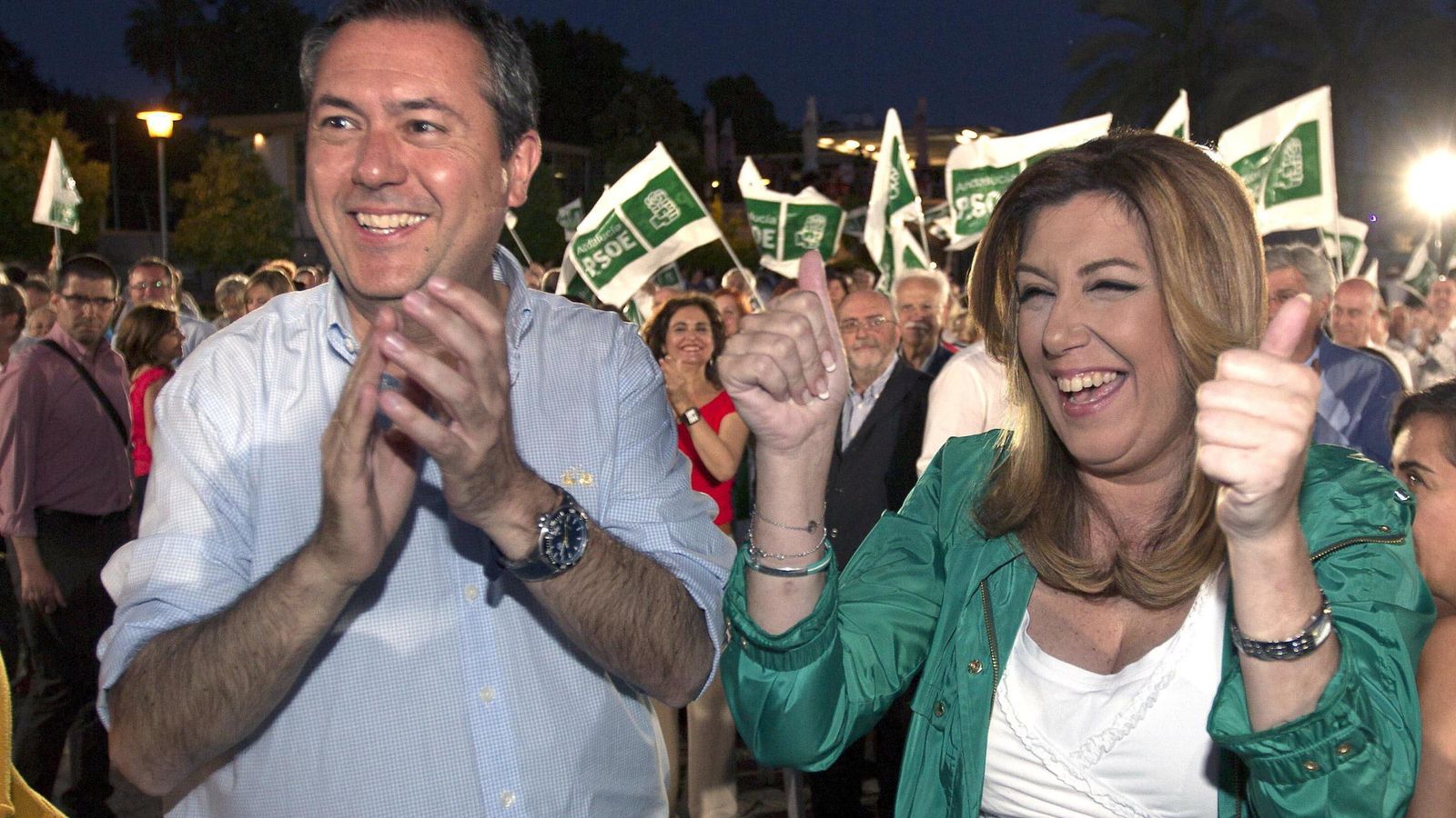 Foto: La secretaria general del PSOE de Andalucía, Susana Díaz (d), y el candidato socialista a la alcaldía de Sevilla, Juan Espadas. (Efe)