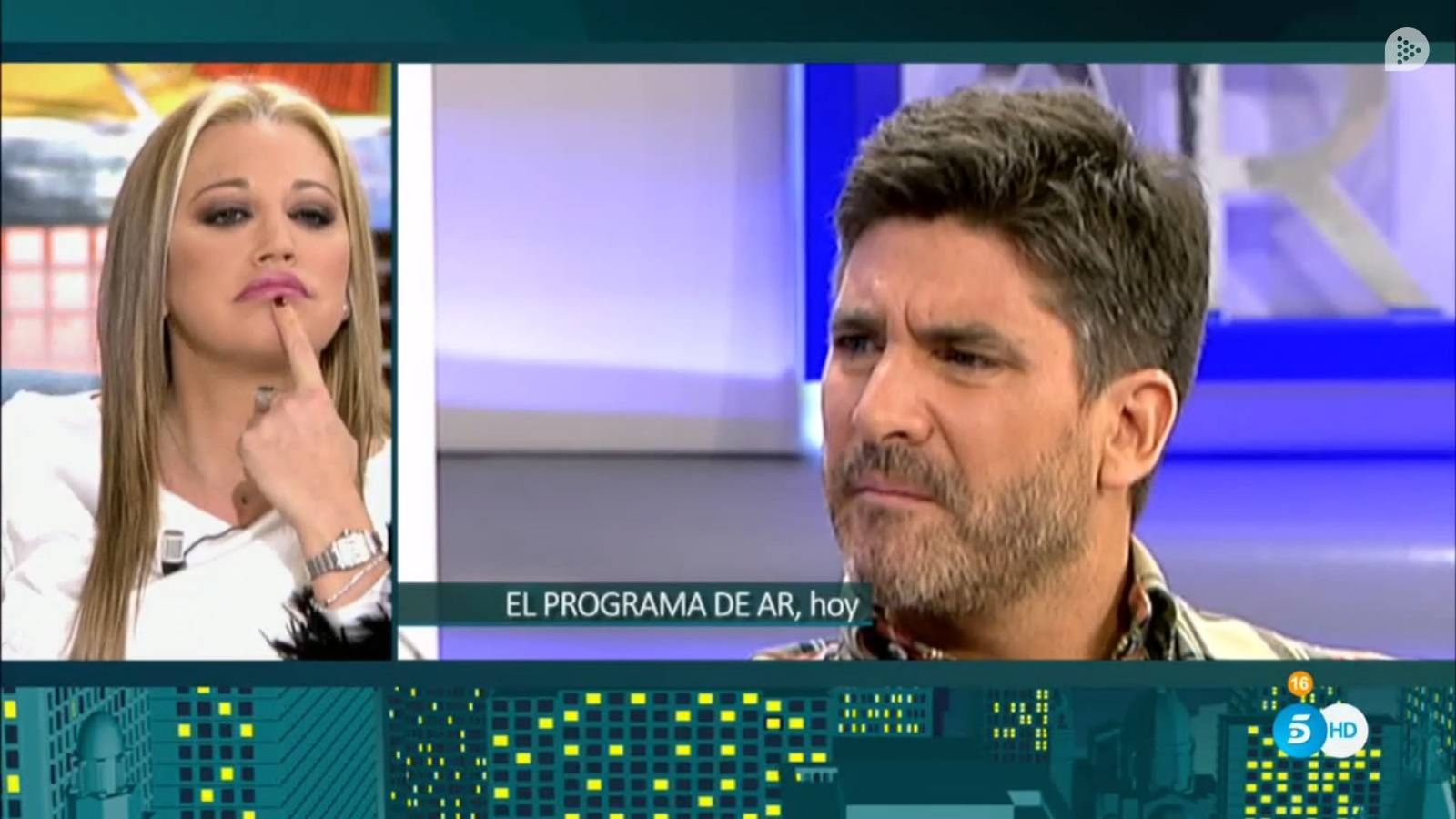 Foto: Belén Esteban mira con desdén la primera entrevista de Toño Sanchís en Telecinco