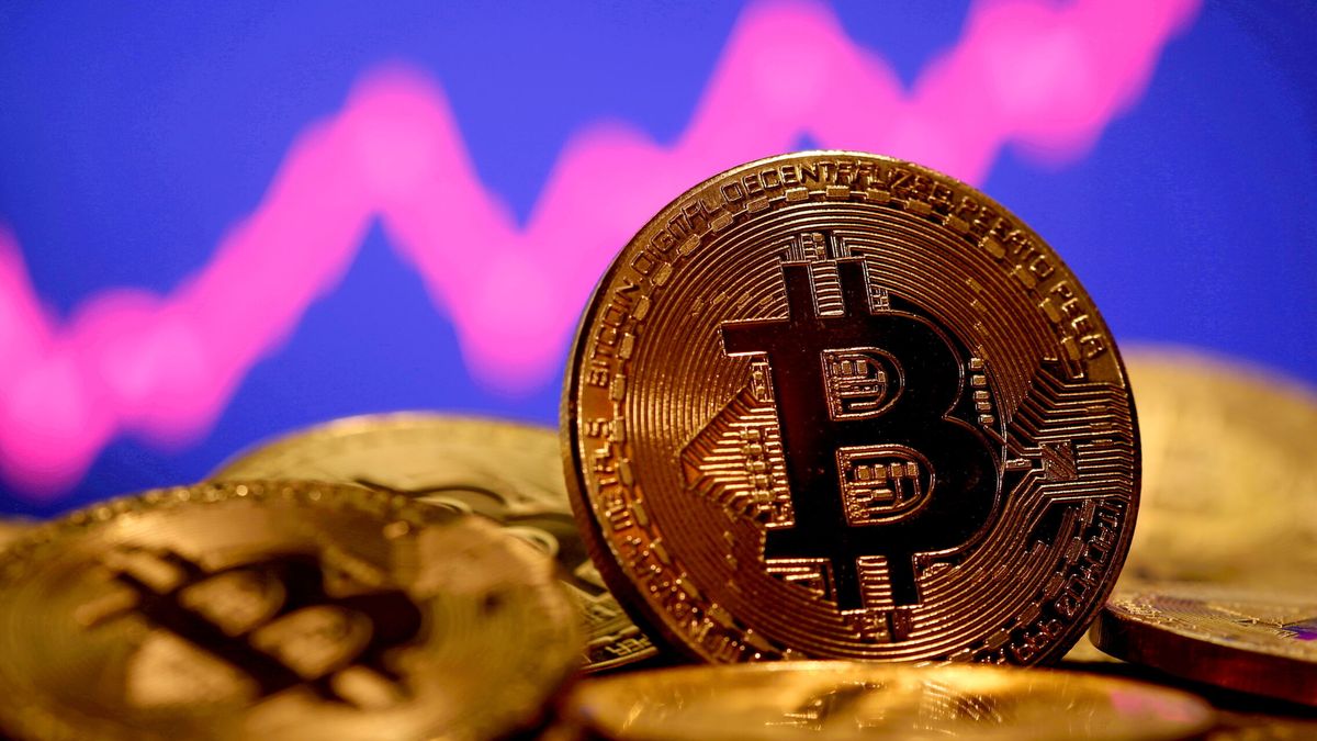 El bitcoin sube un 54% en menos de un mes, ¿camino de los 50.000 dólares?