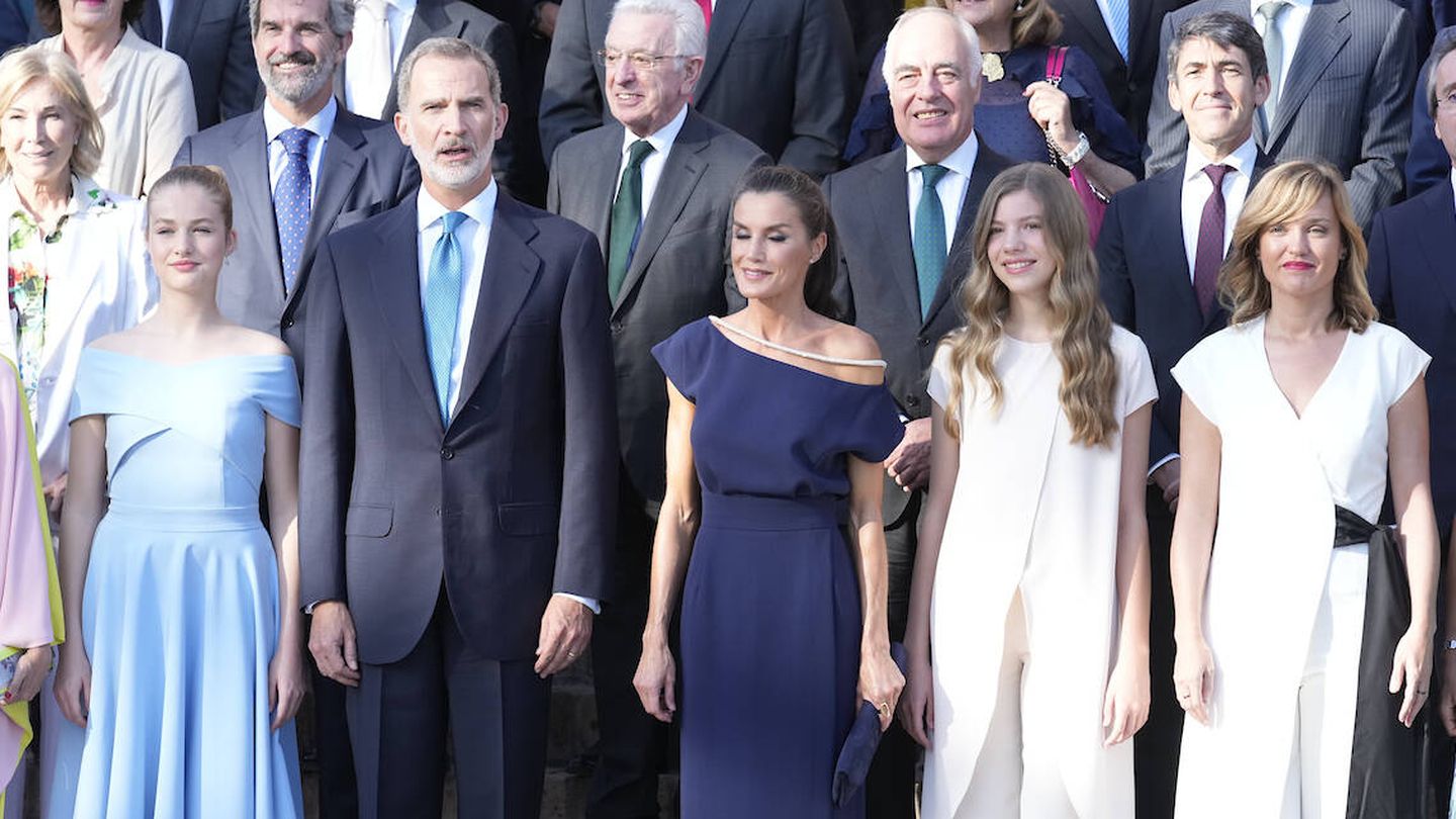 Los Reyes y sus hijas, en la entrega de los Premios Princesa de Girona. (LP)
