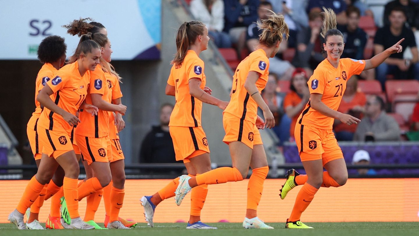 Damaris celebra un gol con la selección de los Países Bajos. (Reuters/Molly Darlington)