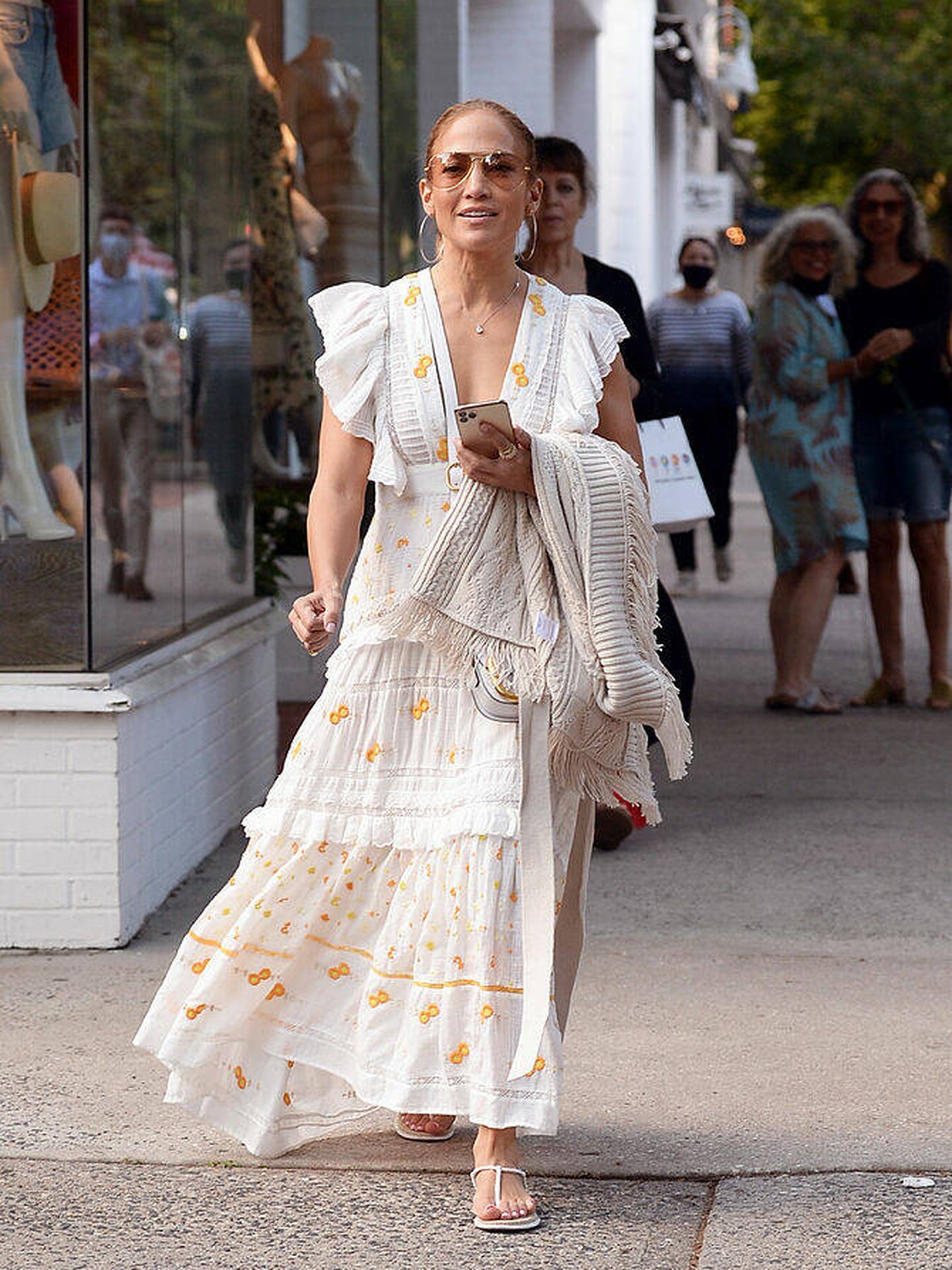 Jennifer Lopez, de compras por los Hamptons. (Gtres)
