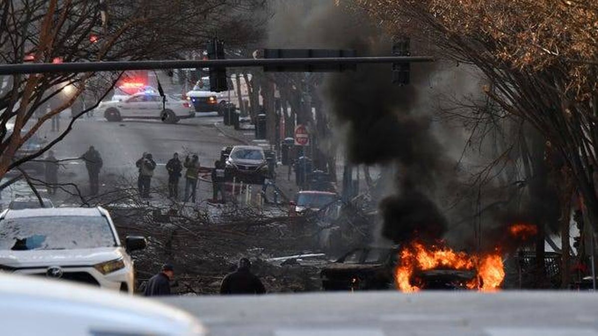 Una explosión "intencionada" en el centro de la ciudad de Nashville deja tres hospitalizados