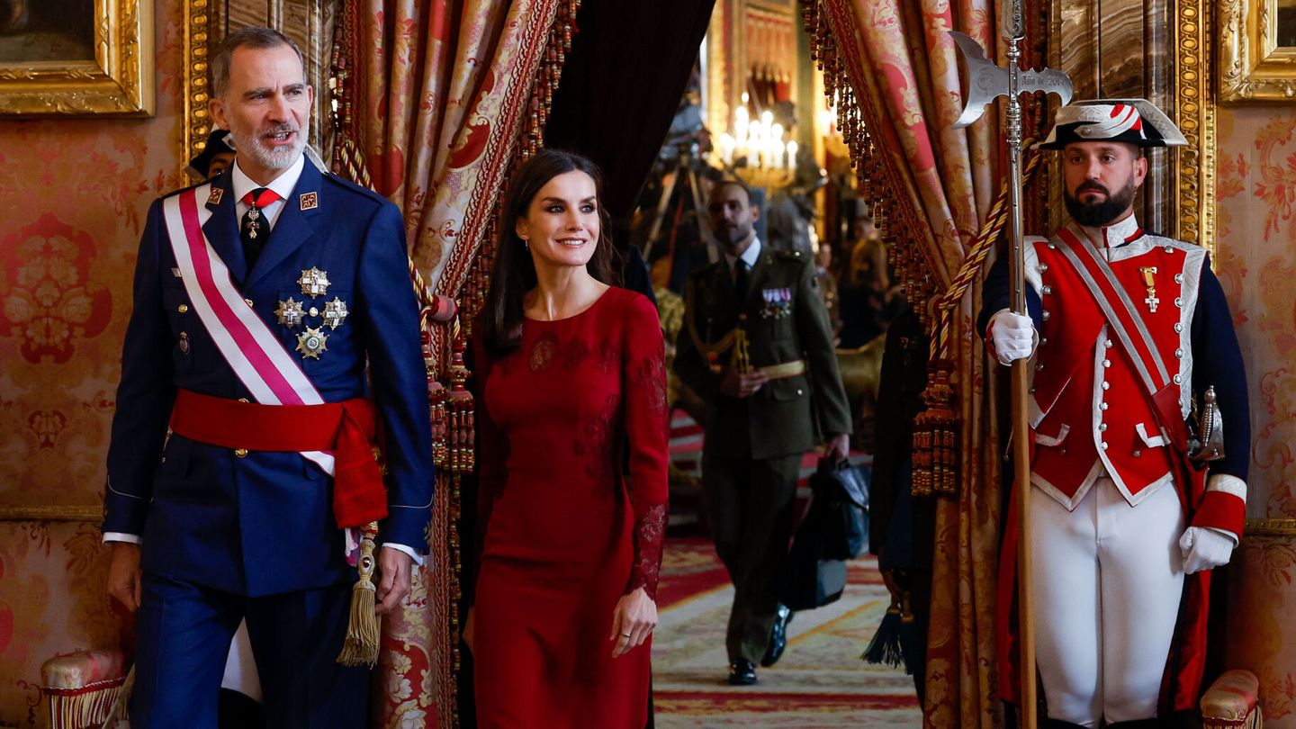 El rey Felipe VI y la reina Letizia, durante la celebración de la Pascua Militar. (EFE)