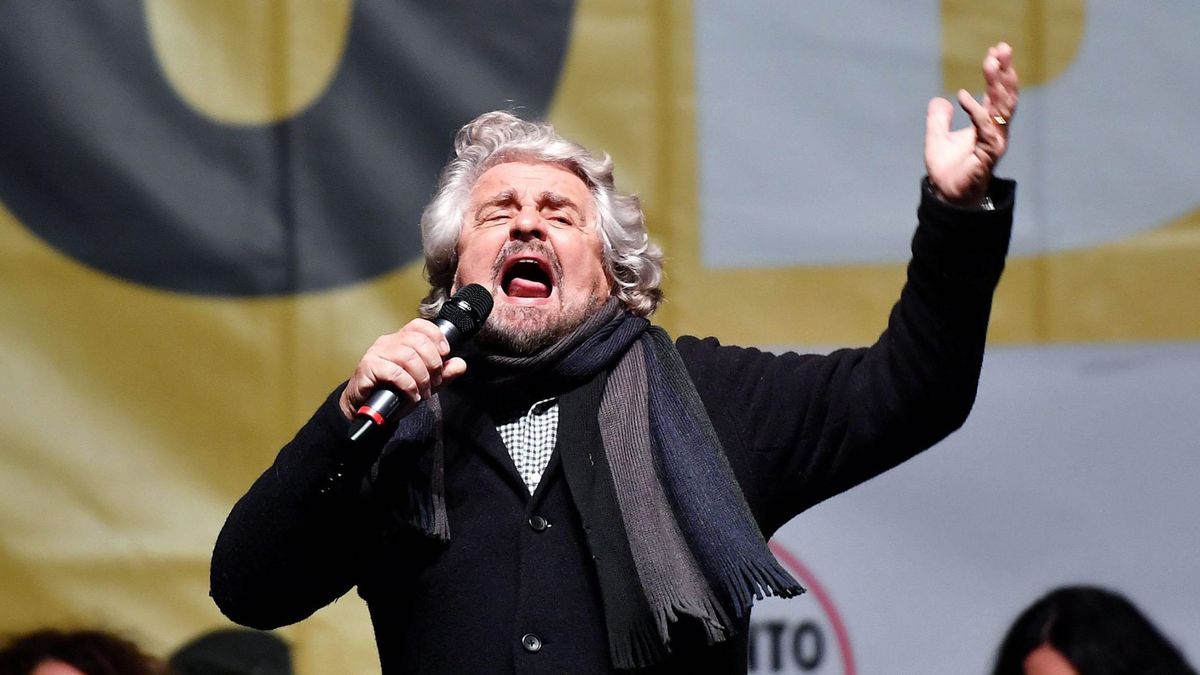 Beppe Grillo 'rompe' con Farage y predica "la pobreza como remedio" desde el lujo de Kenia