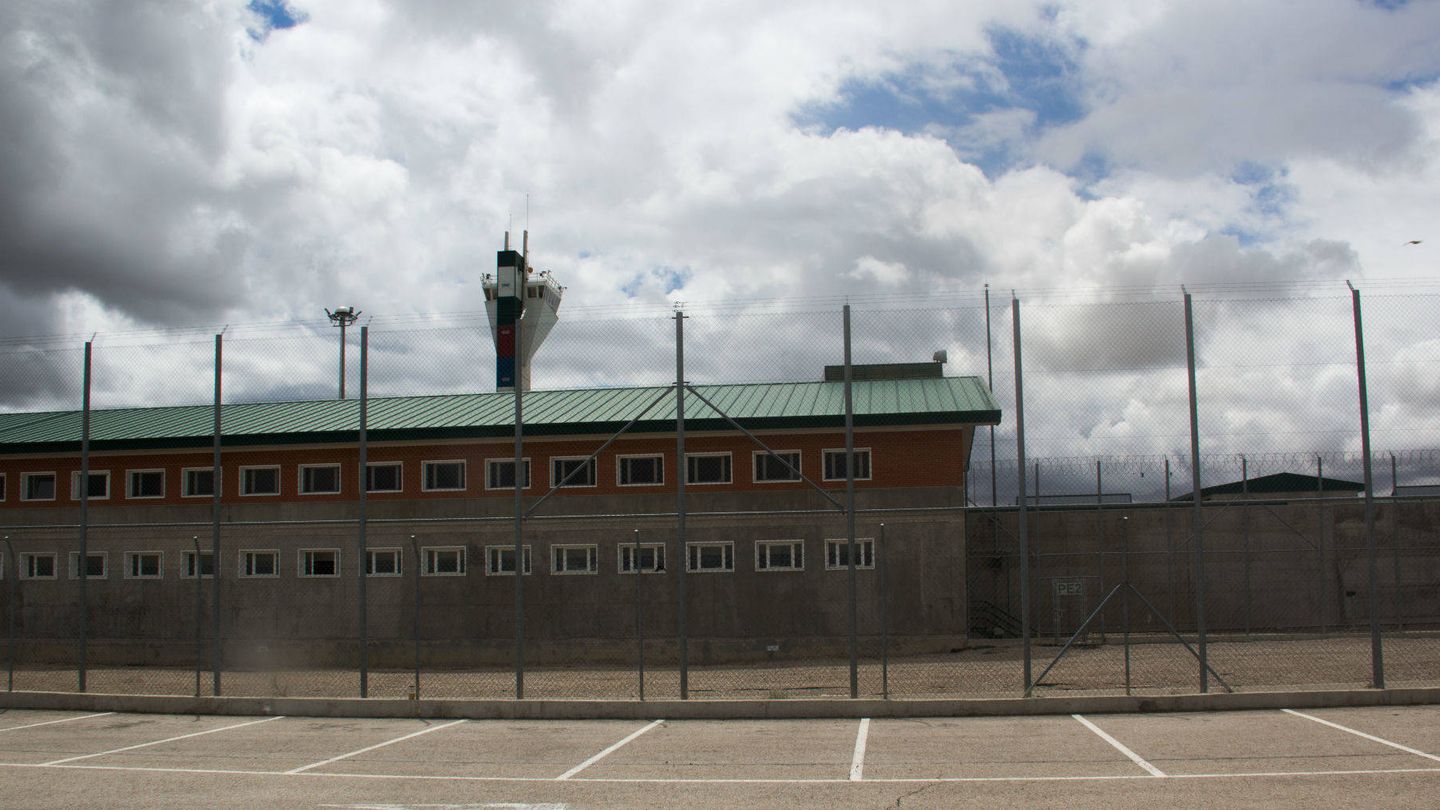 Exterior de la cárcel de Estremera. (J.C.)