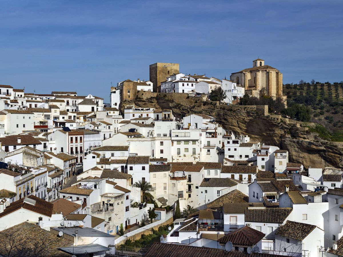 Foto: Setenil de las Bodegas: el pueblo más peculiar de España que está de moda en Instagram (istock)
