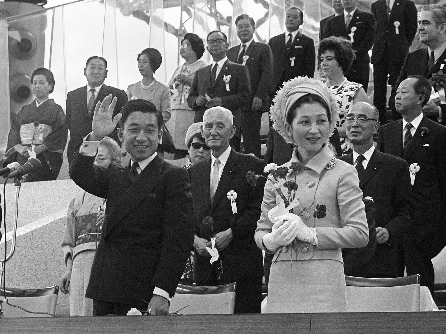 Akihito con Michiko en un acto antes de casarse. (EFE)