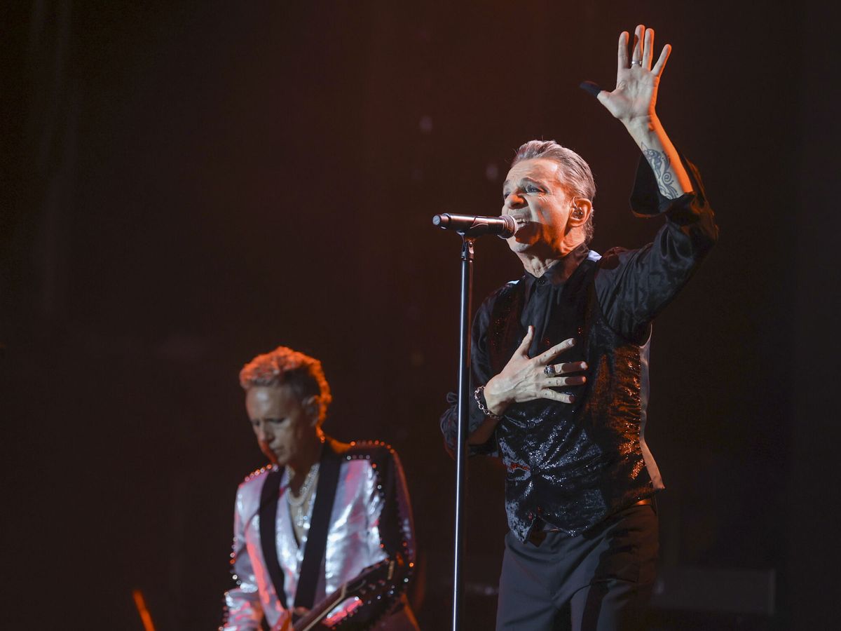 Foto: Depeche Mode actuaron este viernes en Primavera Sound Madrid. (EFE/Kiko Huesca)