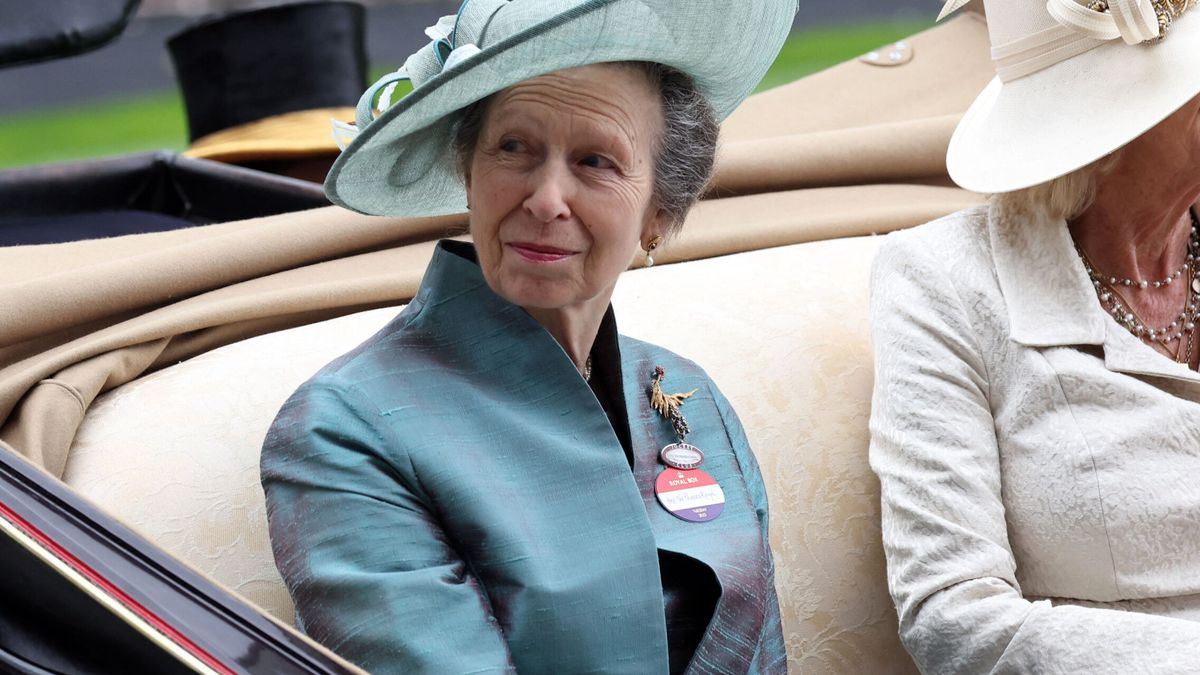 De Beatriz de York a la princesa Ana: duelo estilístico de las royals británicas el primer día de Ascot