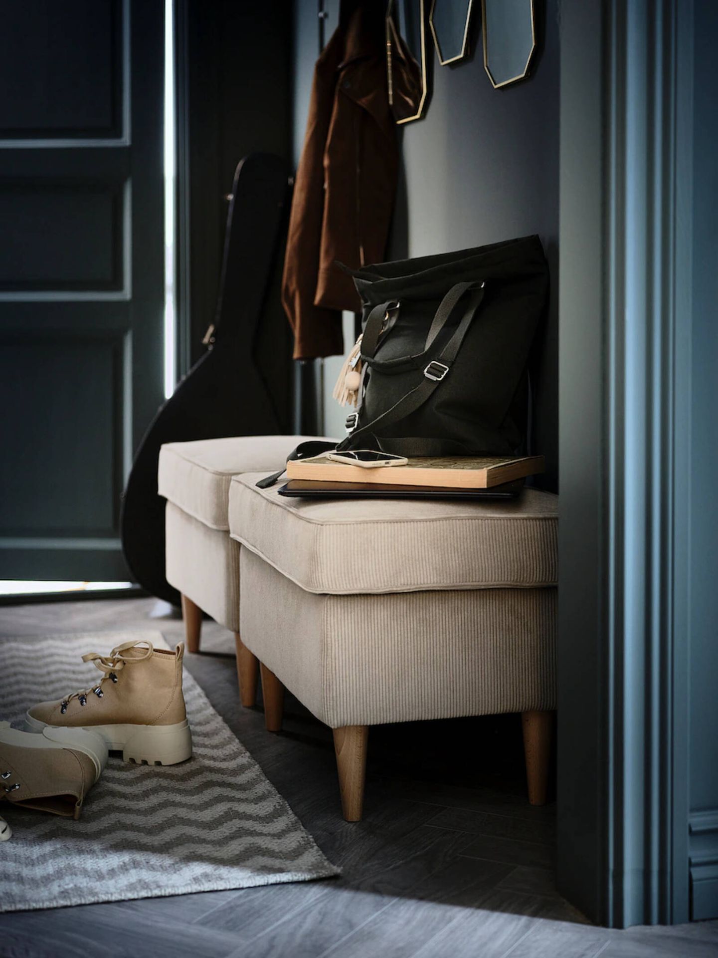 Televisión en un marco de lujo para un salón de revista de decoración. (Cortesía/Ikea)