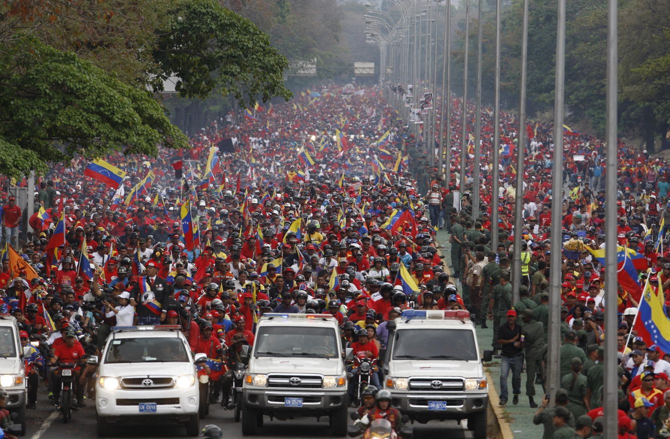 Entierro de Hugo Chávez en marzo de 2013 en Caracas. (Reuters)