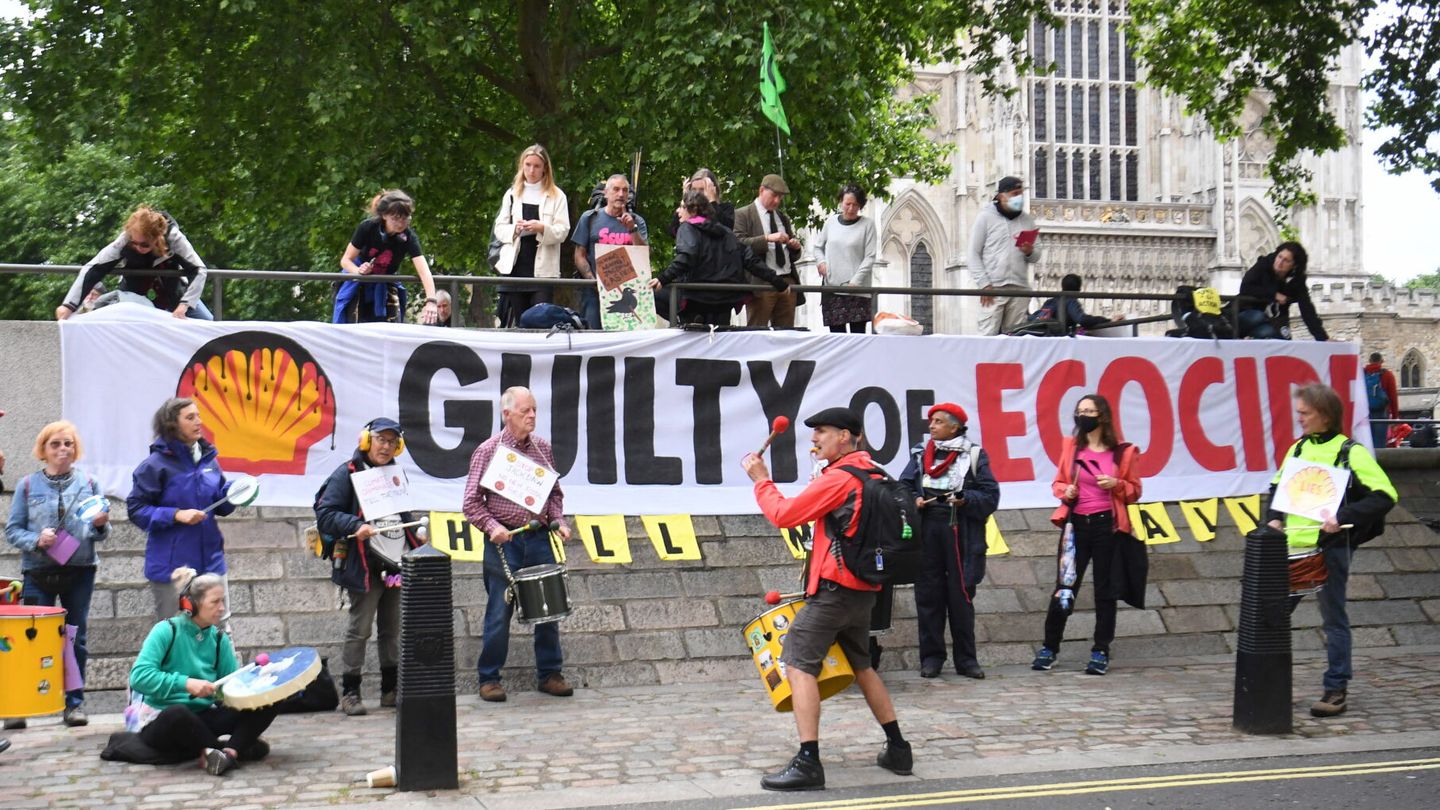 Denuncias de ecocidio contra Shell ante los tribunales de Londres. (EFE/N.Hall) 