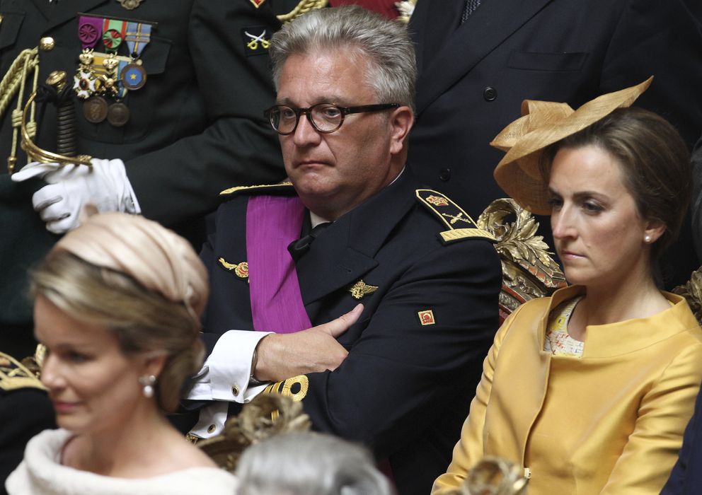 Foto: El príncipe Laurent de Bélgica y su mujer Calire durante la entronización de Felipe y Matilde el pasado mes de julio. (I.C.)