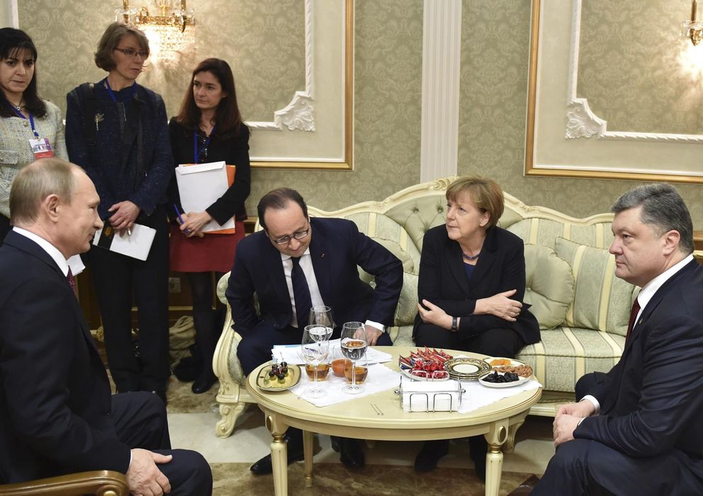 Foto: Vladimir Putin, Petro Poroshenko, Angela Merkel y Hollande durante el encuentro en Minsk (Reuters).