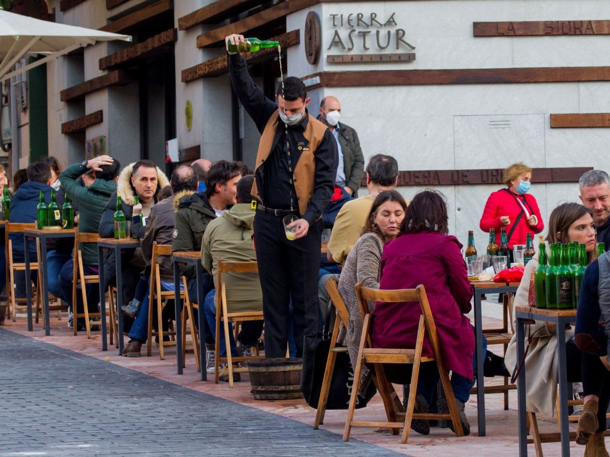 Foto: La tajante respuesta de un restaurante de Gijón ante la reseña de un cliente (EFE/Alberto Morante)