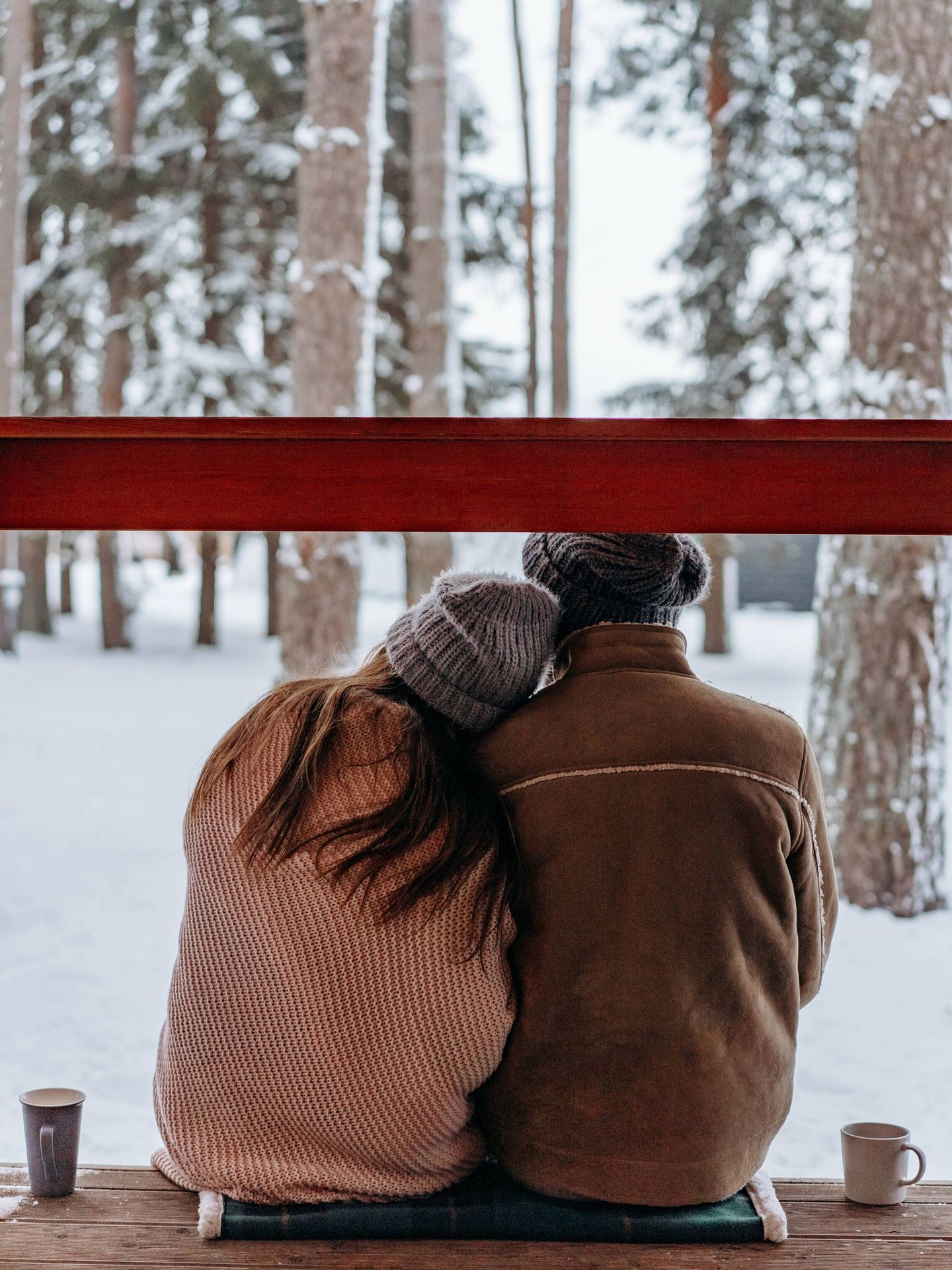 Que alguien solo te quiera en invierno es una red flag, si no se busca lo mismo. (Pexels/ Mikhail Nilov)