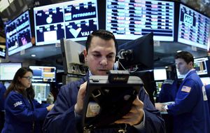 Wall Street acaba el mes sin pena ni gloria... pero en zona de máximos